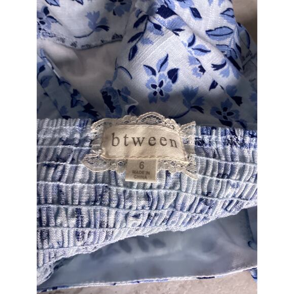 BTWEEN Girl's Blue & White Floral Print Knotted Tank Top 6 - Picture 3 of 3